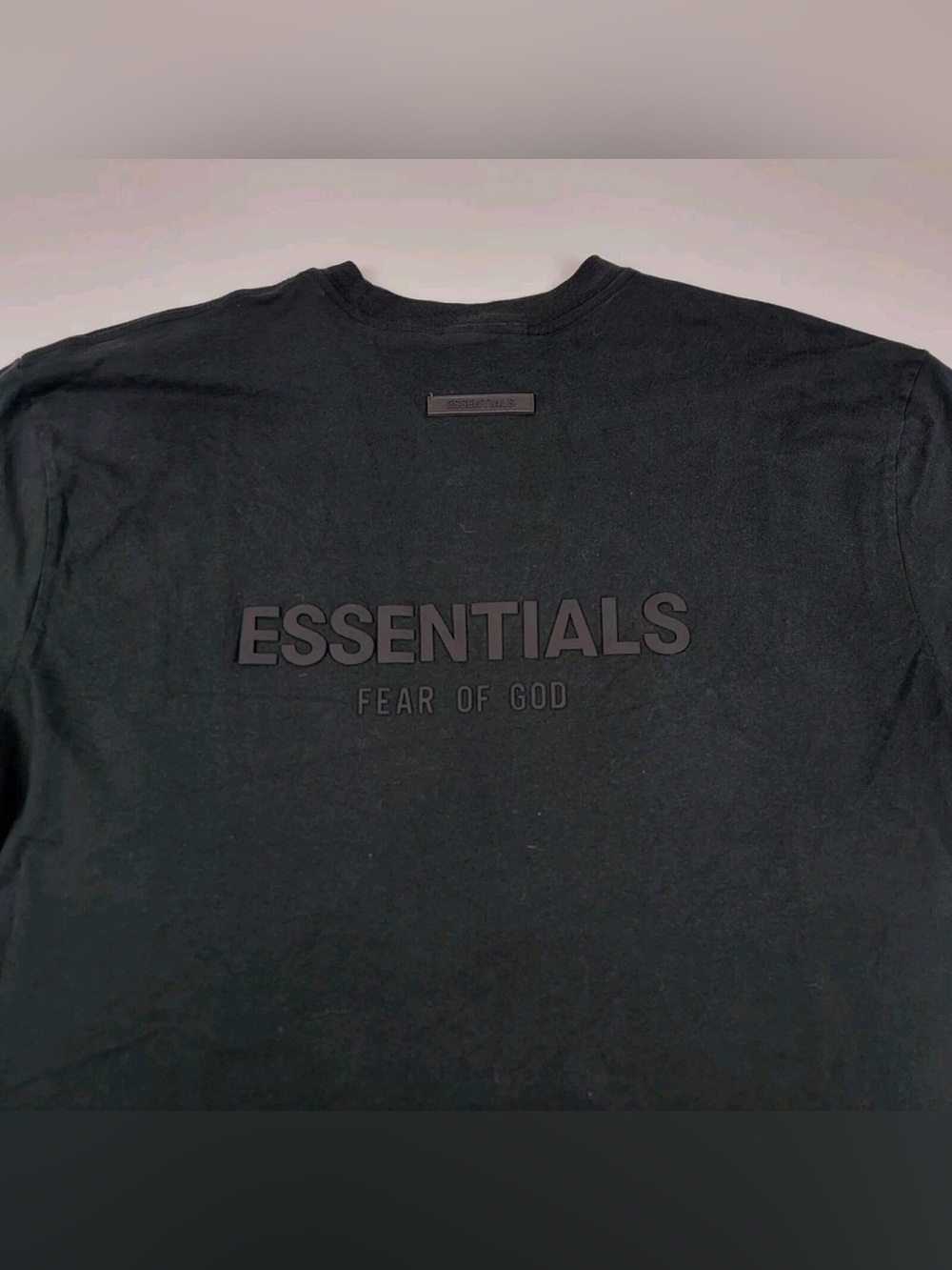 Men’s XL Essentials Luxury Short Sleeve Black on Black Tee Shirt